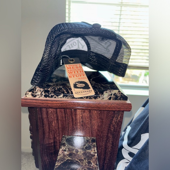 Von Dutch Trucker Hat *UNISEX* - Picture 3 of 3